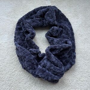 Loft Dark Gray Faux Fur Infinity Scarf - 100% Polyester - EUC